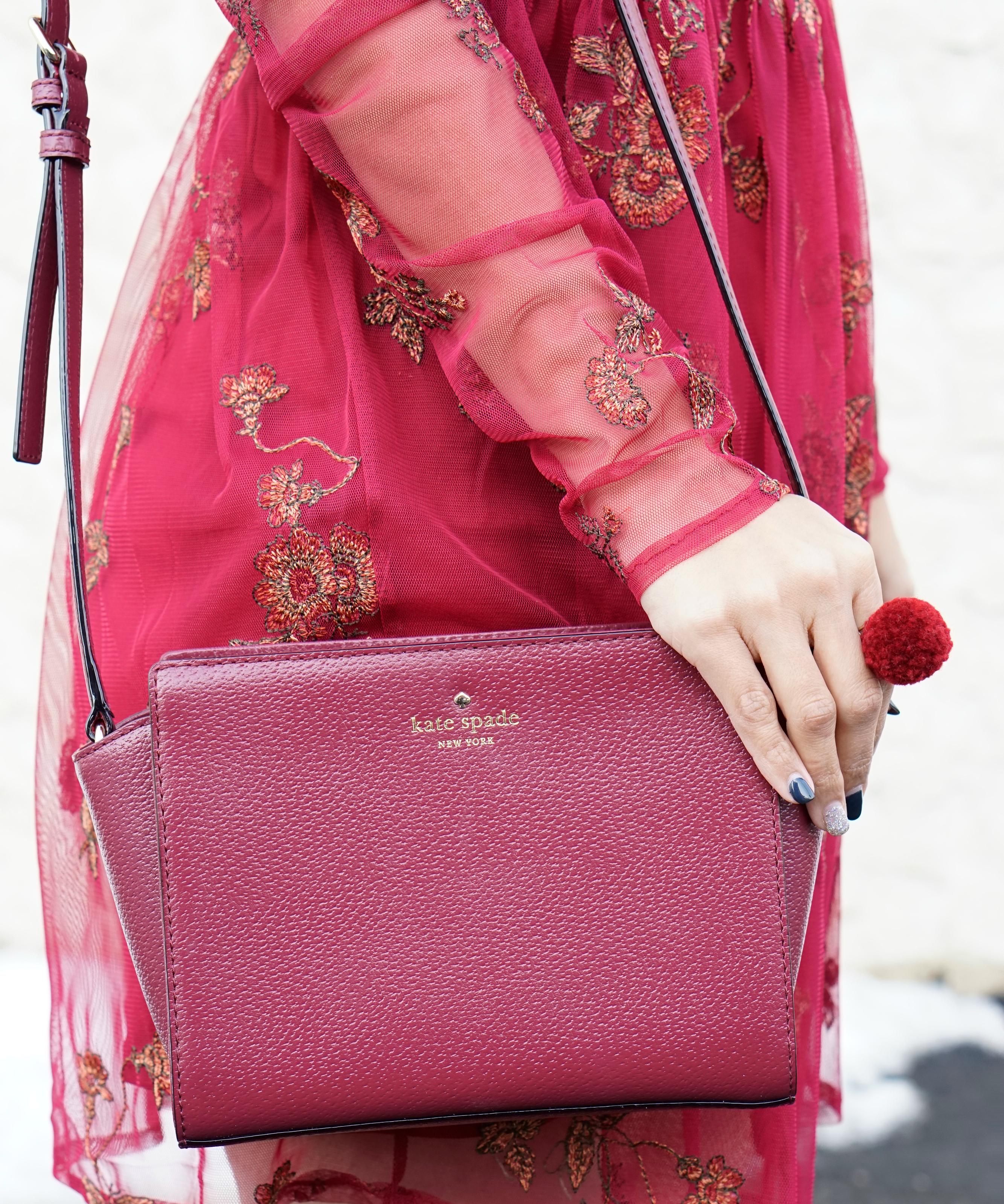 <img src="burgundykatespadecrossbody.jpg" alt="burgundy kate spade crossbody bag">