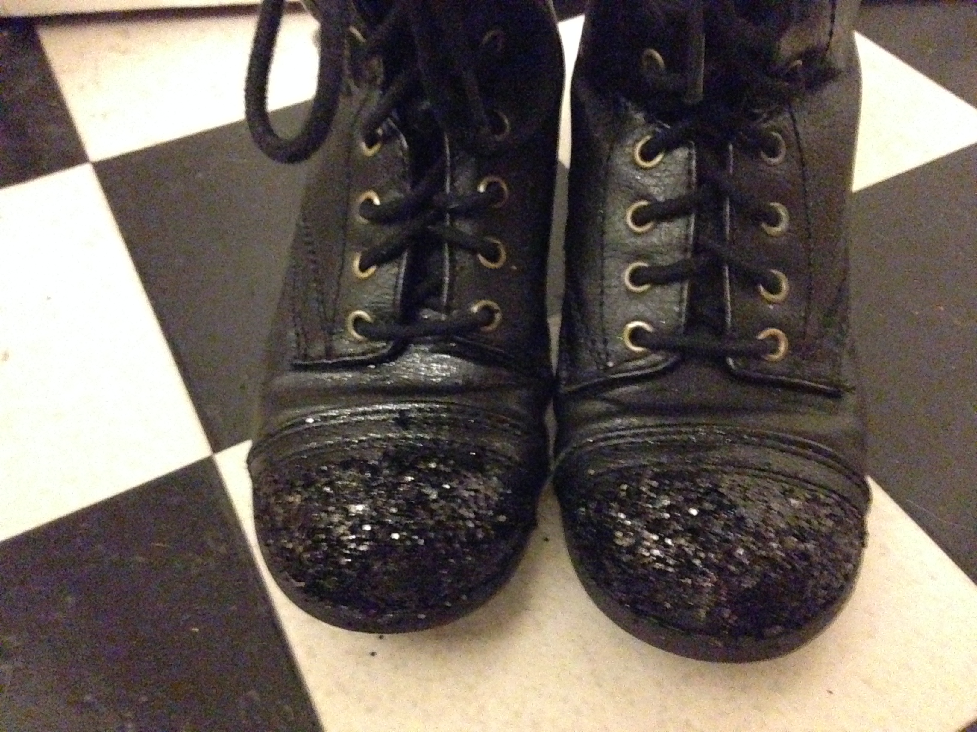 DIY: Glitter Toed Military Boots - JerseyFashionista.Com
