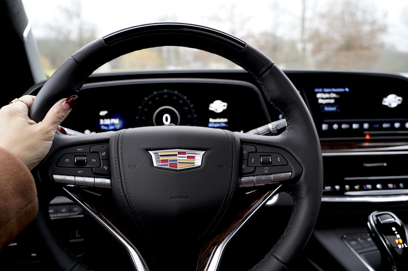 2023 cadillac escalade esv